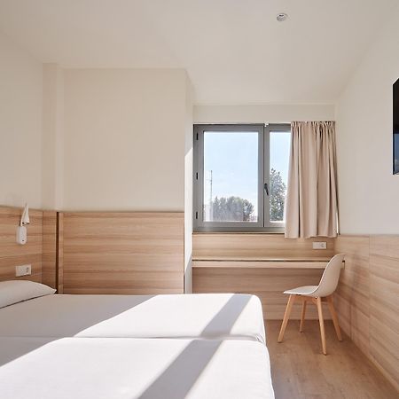 Hostal Lami Есплугес де Лобрегат Екстериор снимка