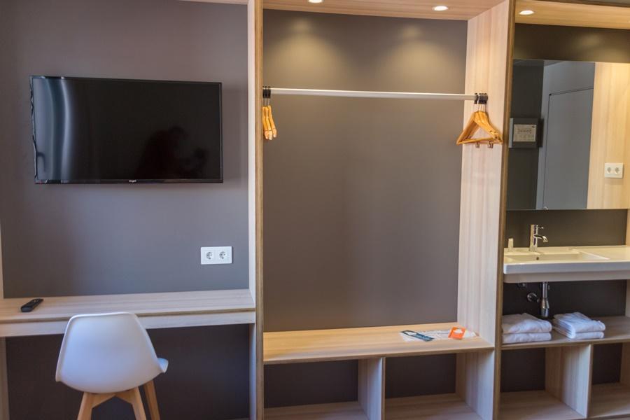 Hostal Lami Есплугес де Лобрегат Екстериор снимка