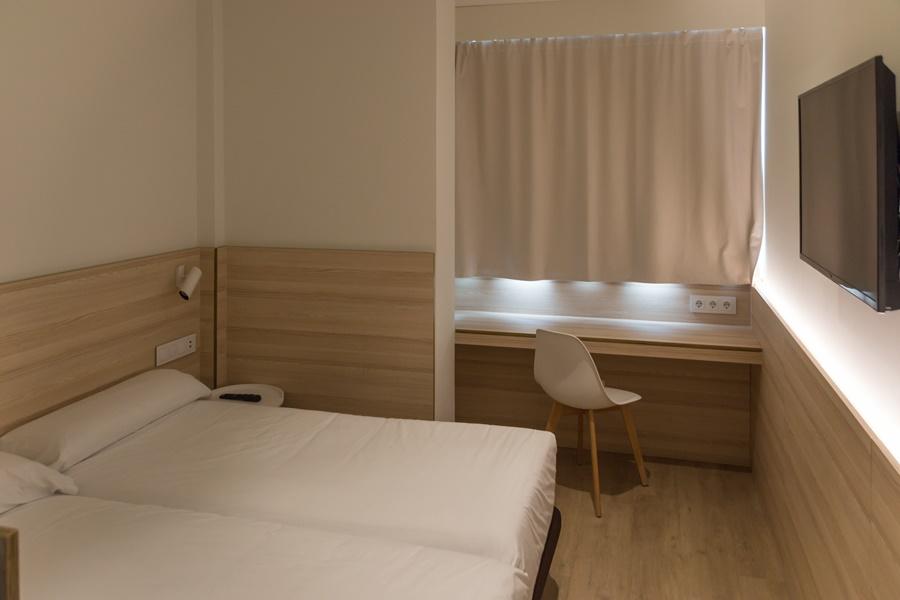 Hostal Lami Есплугес де Лобрегат Екстериор снимка