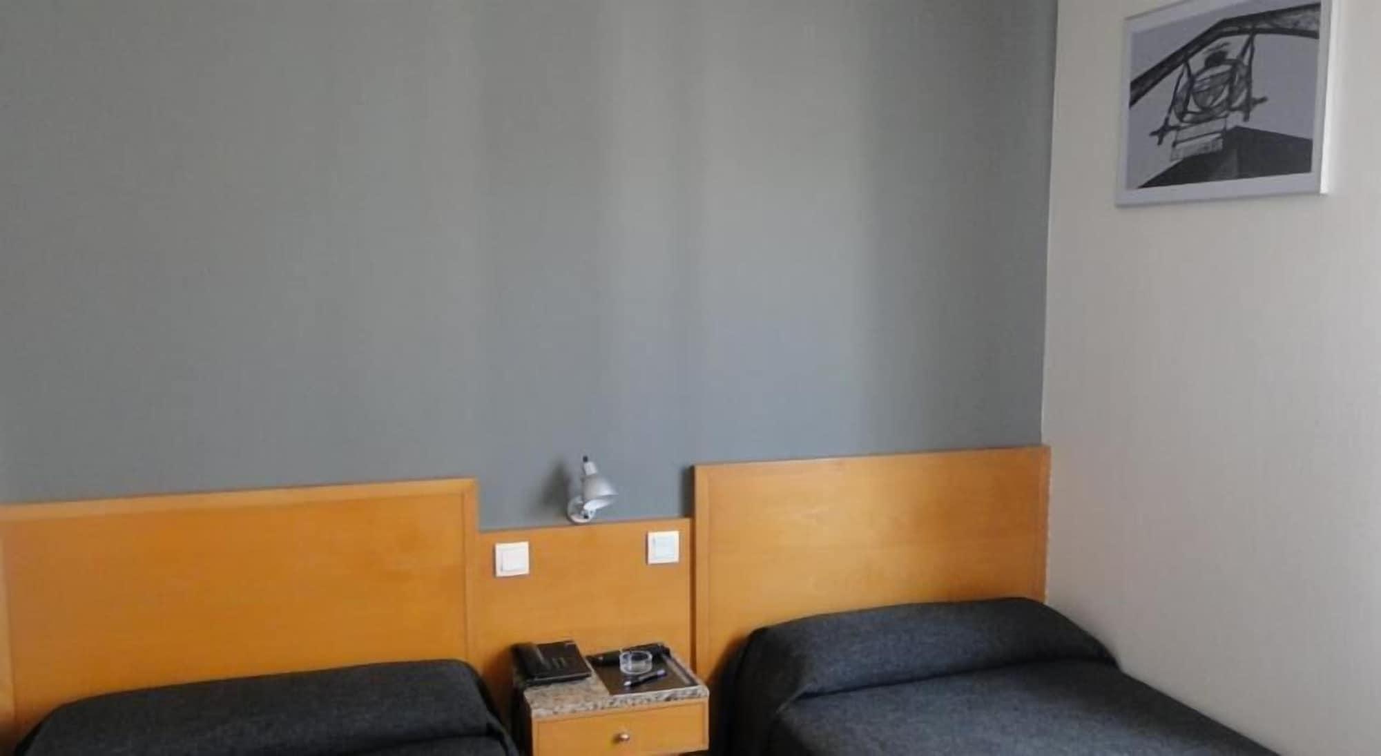 Hostal Lami Есплугес де Лобрегат Екстериор снимка