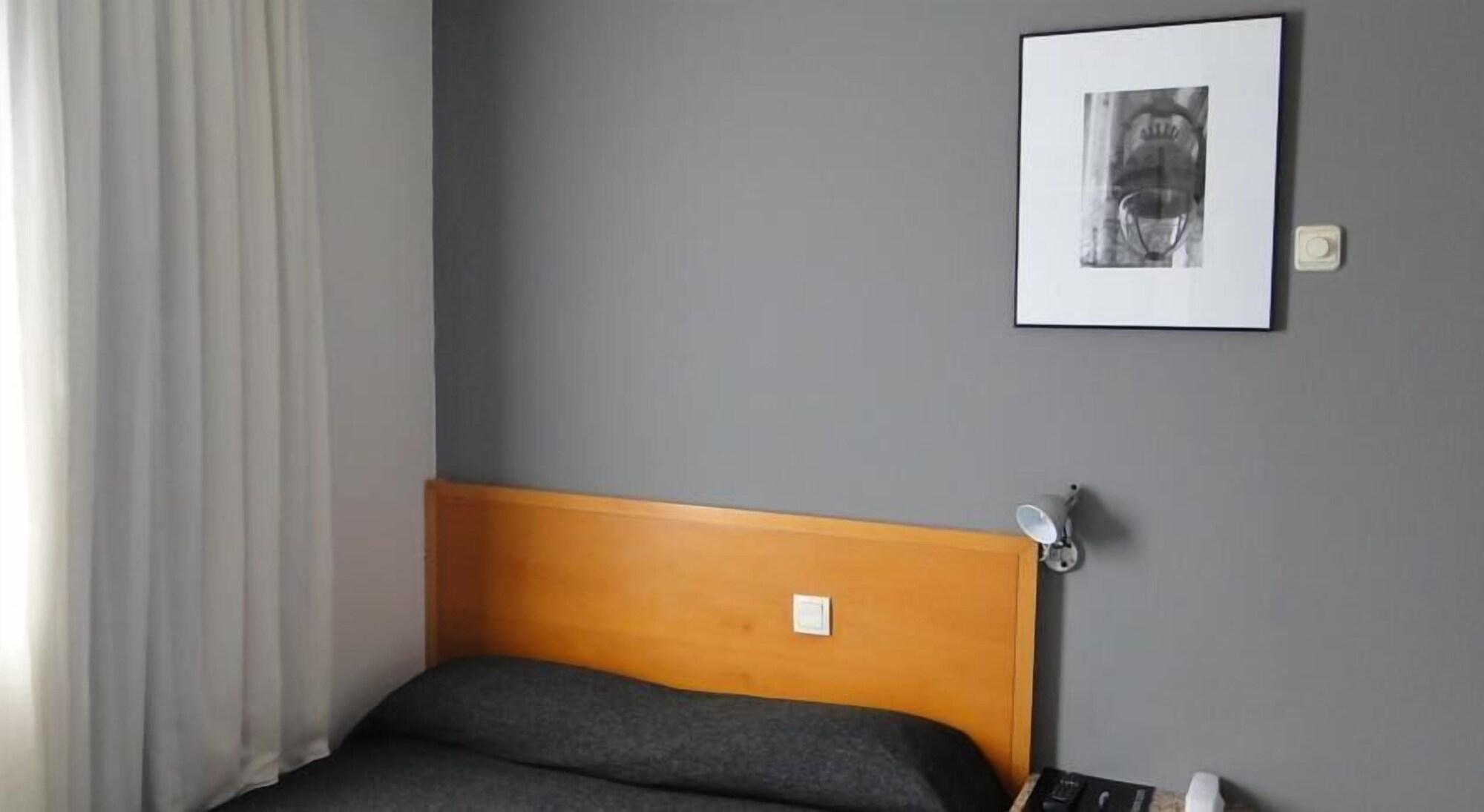 Hostal Lami Есплугес де Лобрегат Екстериор снимка