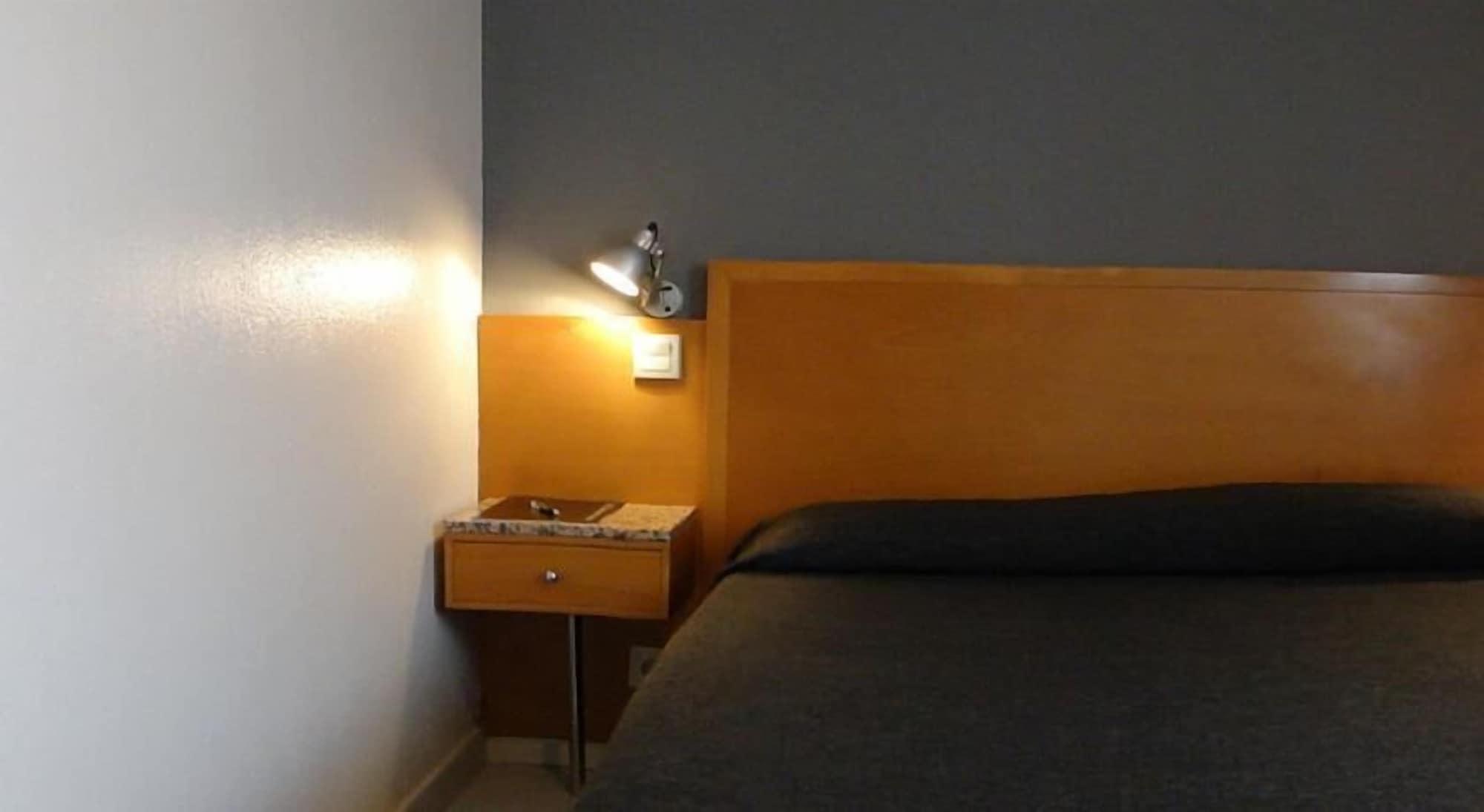 Hostal Lami Есплугес де Лобрегат Екстериор снимка