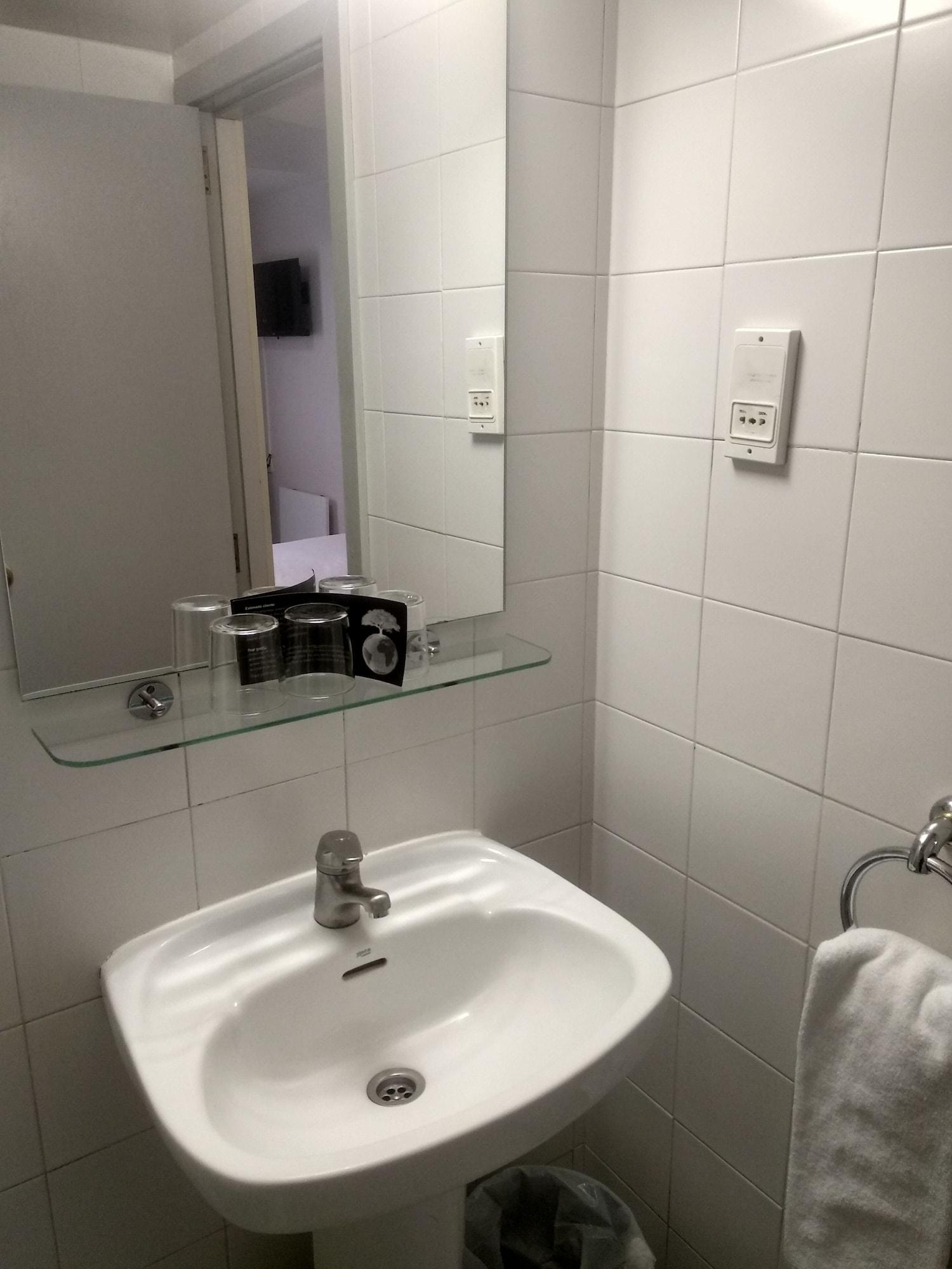 Hostal Lami Есплугес де Лобрегат Екстериор снимка