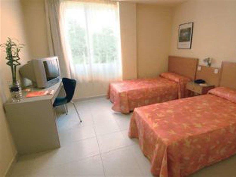 Hostal Lami Есплугес де Лобрегат Екстериор снимка